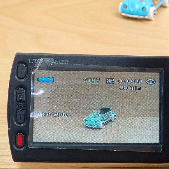 Samsung VP-DC171Wi DVD Camcorder, 34x optical Zoom - Picture 5 of 11